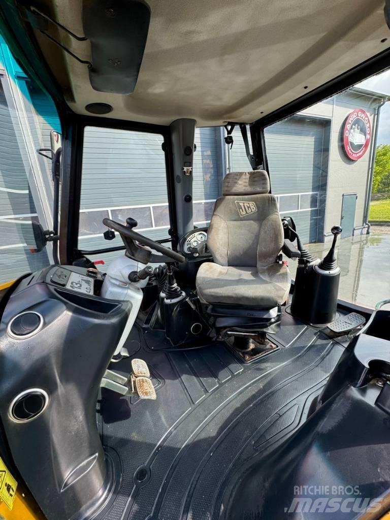 JCB 3 CX Ekskavatori-iekrāvēji