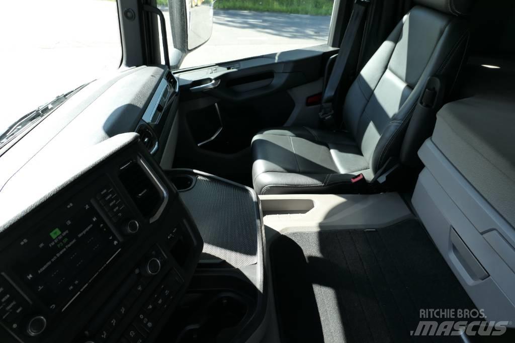 Scania G500B6x2NB Treileri ar āķi