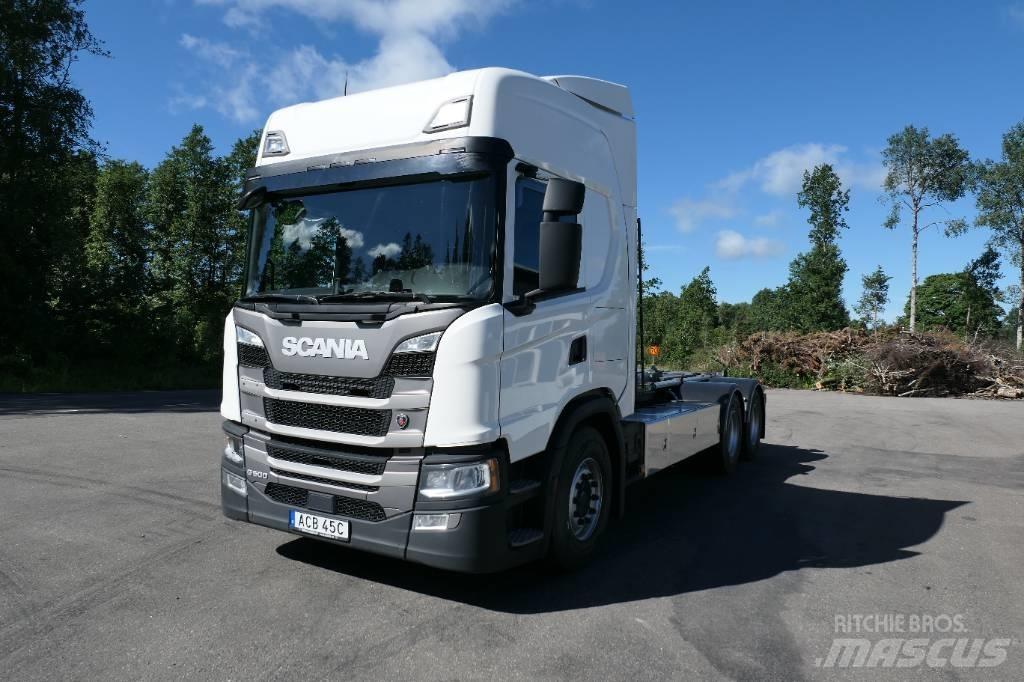 Scania G500B6x2NB Treileri ar āķi