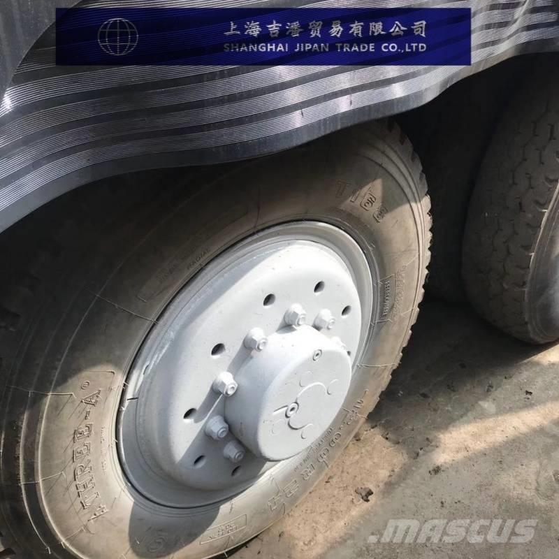 Sany STC1000 Visurgājēji celtņi