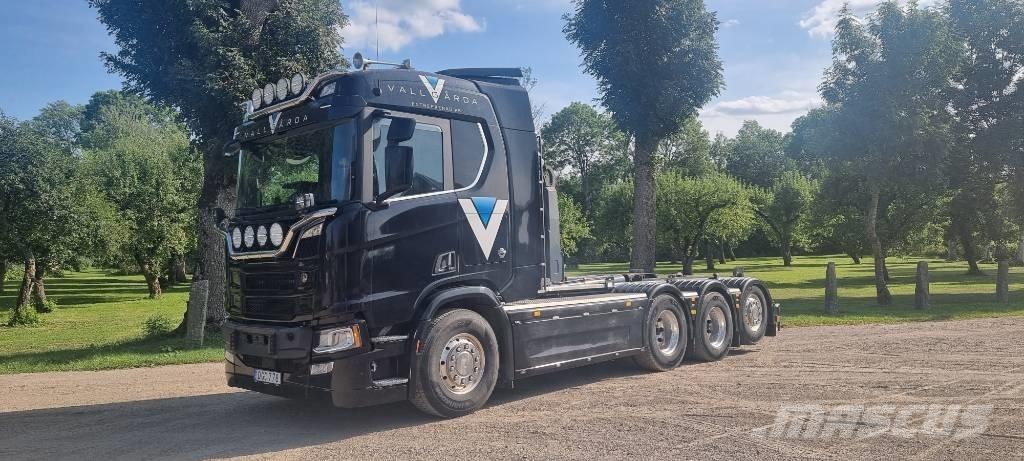 Scania R660 Treileri ar āķi