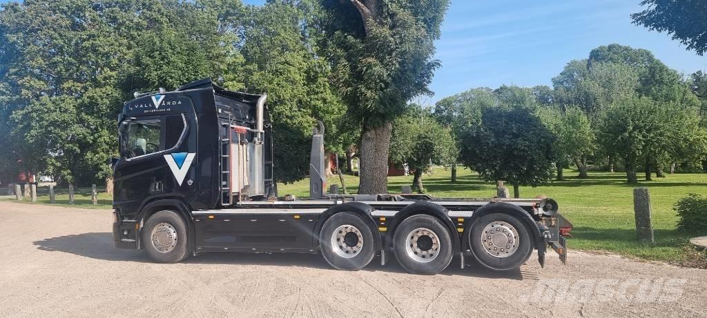 Scania R660 Treileri ar āķi
