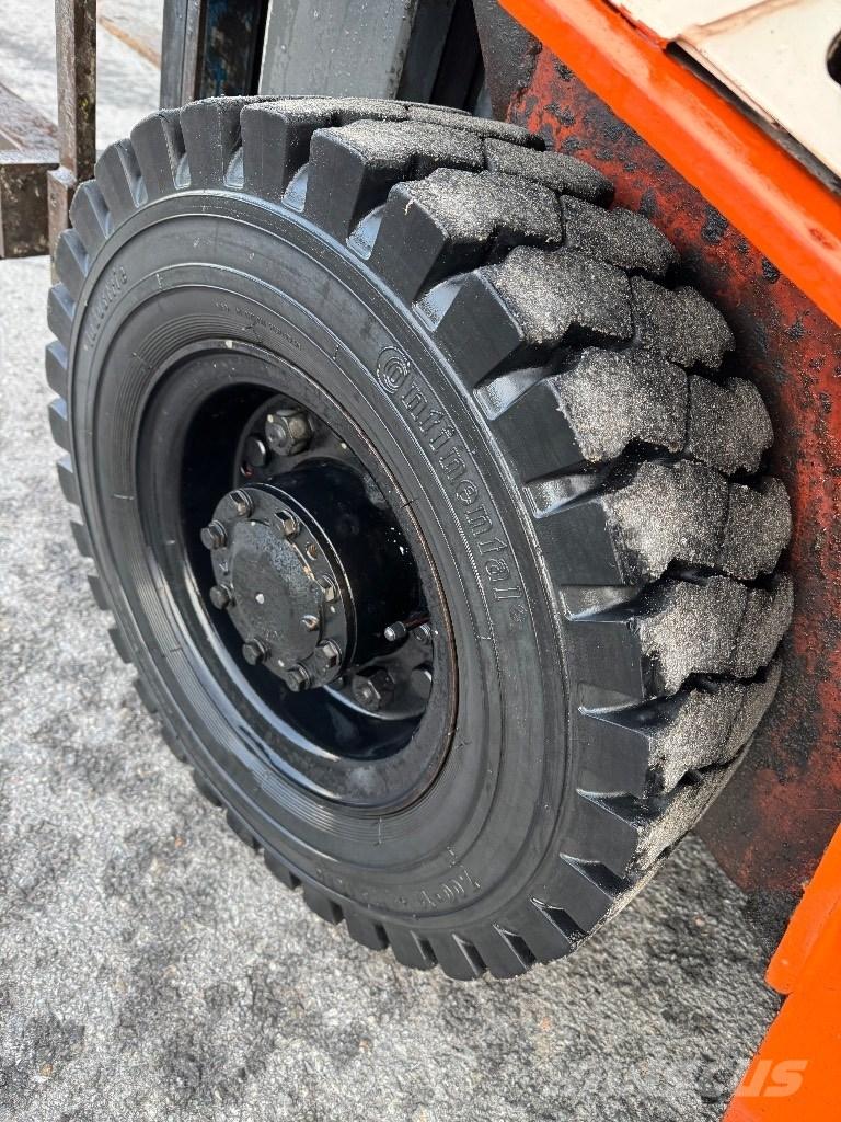 Nissan 25 LPG tehnika