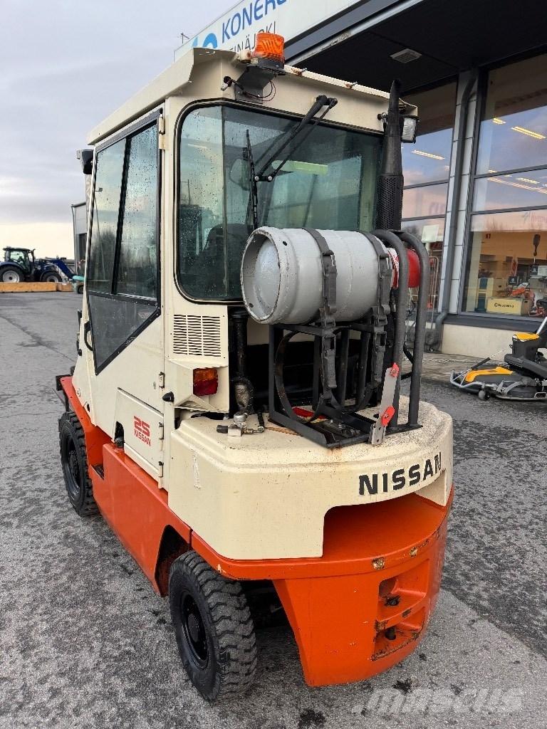 Nissan 25 LPG tehnika