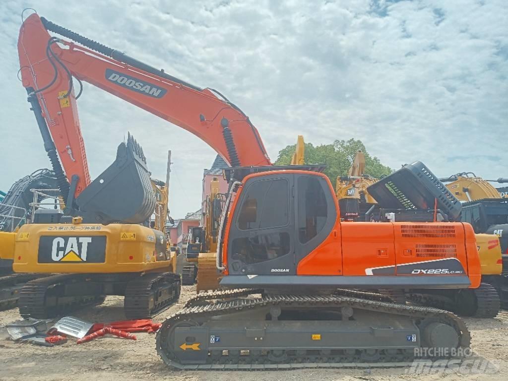 Doosan DX 225LC-9C Kāpurķēžu ekskavatori
