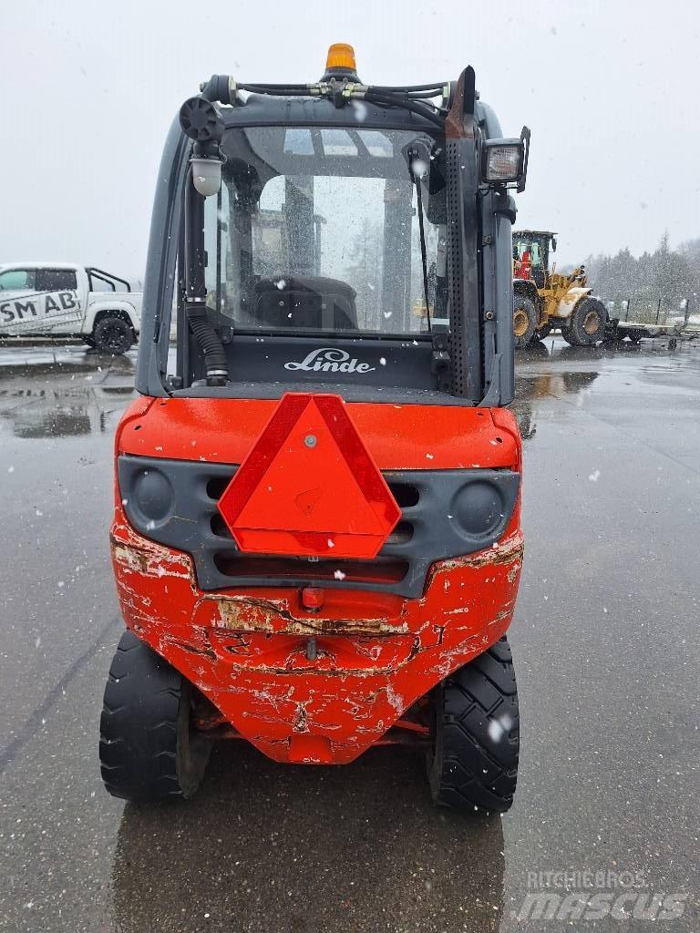 Linde H 30 D Tehnika ar dīzeļa dzinēju
