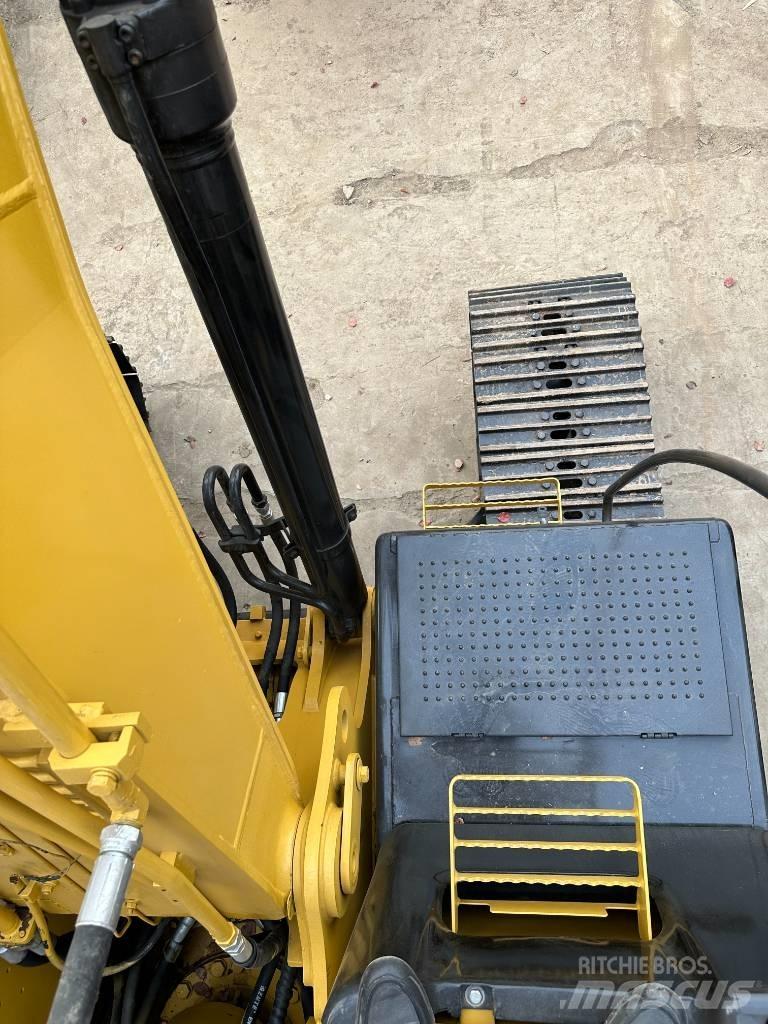 CAT 320 D Kāpurķēžu ekskavatori