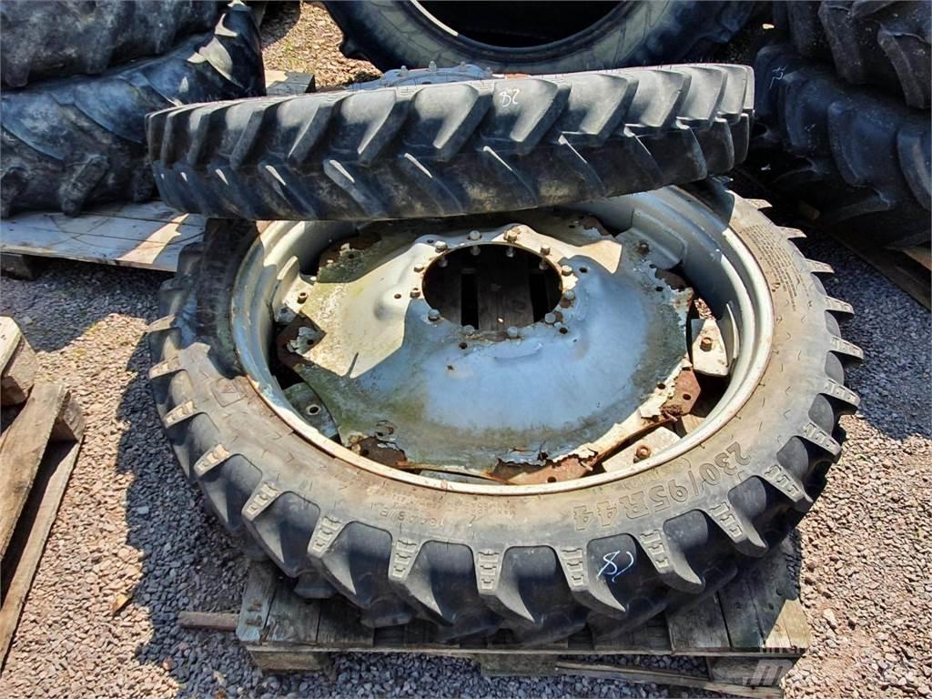 BKT 230/95R44 x2 Riepas, riteņi un diski