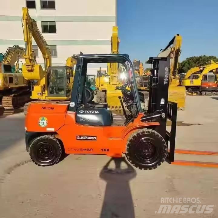 Toyota FD50 Tehnika ar dīzeļa dzinēju