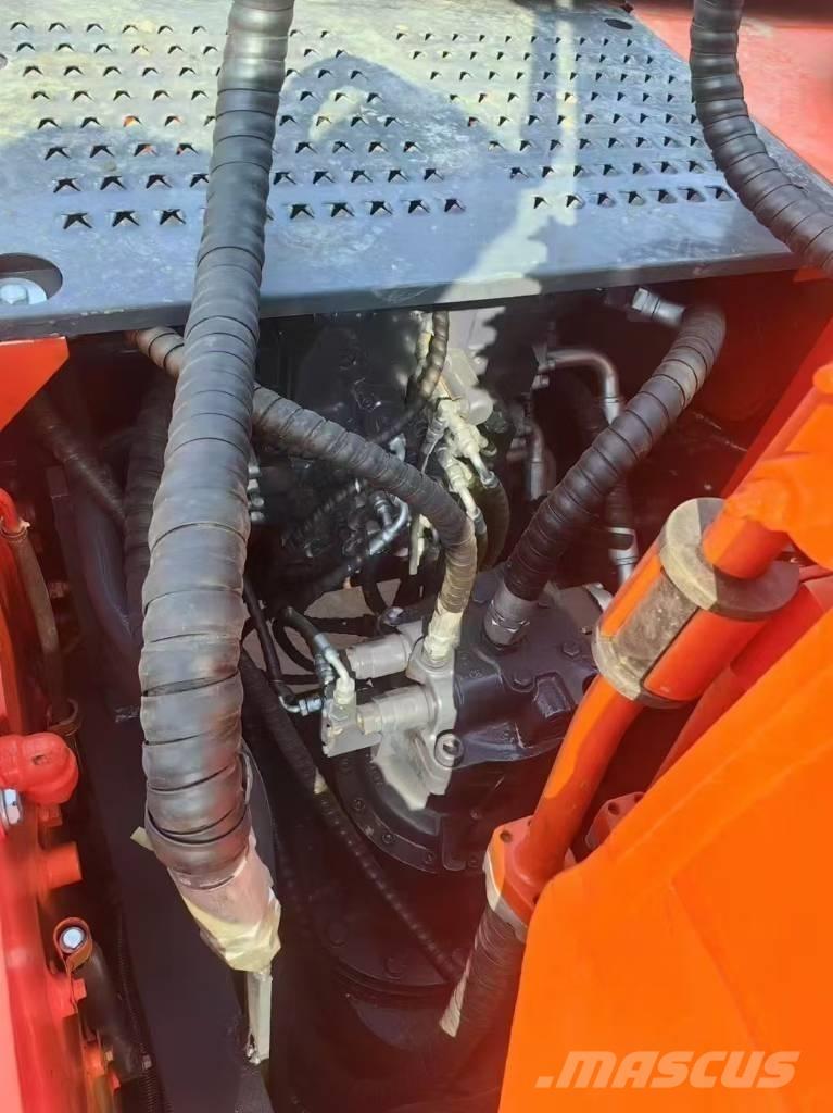 Doosan DX 225 LC Kāpurķēžu ekskavatori