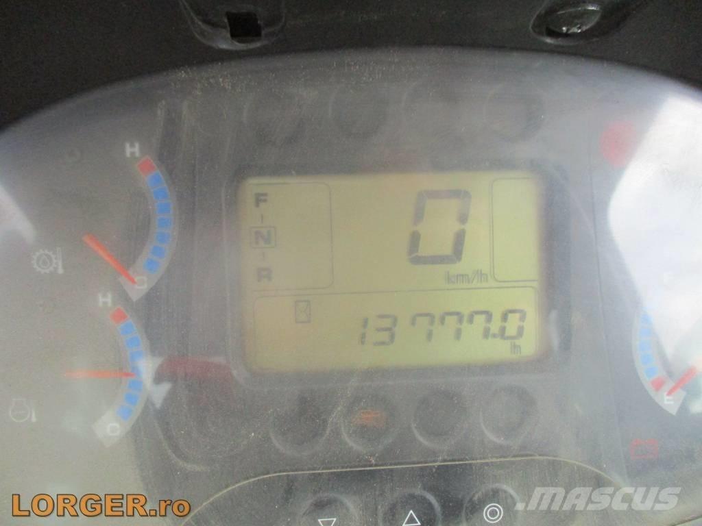 Hitachi ZW 250 Iekrāvēji uz riteņiem