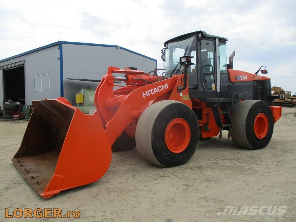 Hitachi ZW 250 Iekrāvēji uz riteņiem