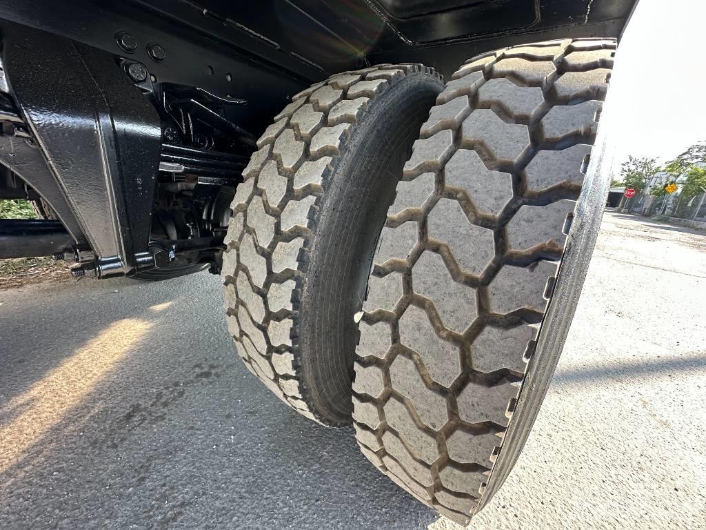 Freightliner 108 SD Kombinētās vakumsūkņa mašīnas