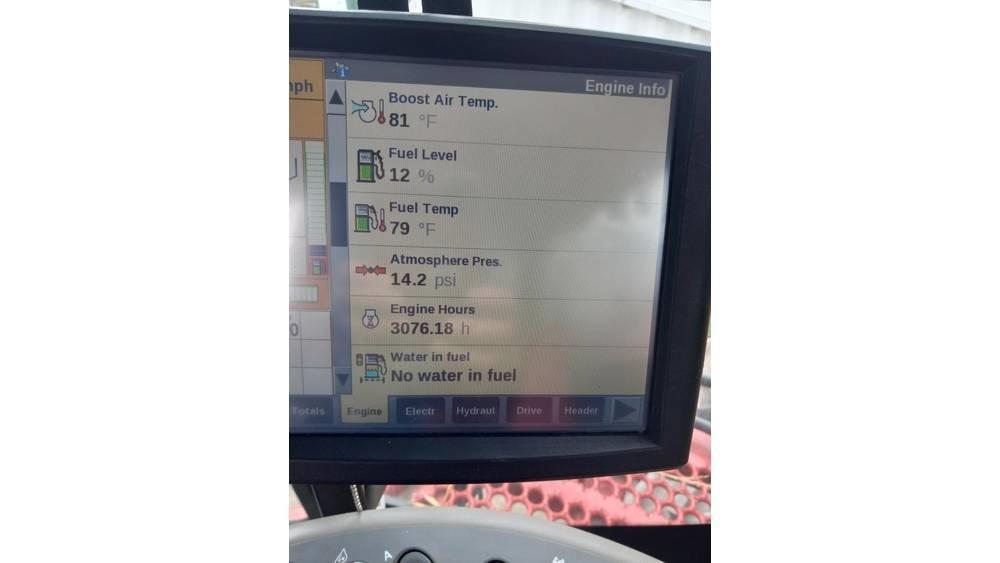 Case IH 8230 Ražas novākšanas kombaini