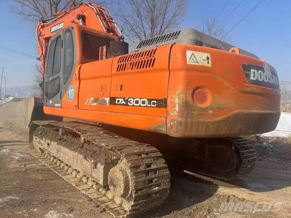 Doosan DX300 Kāpurķēžu ekskavatori