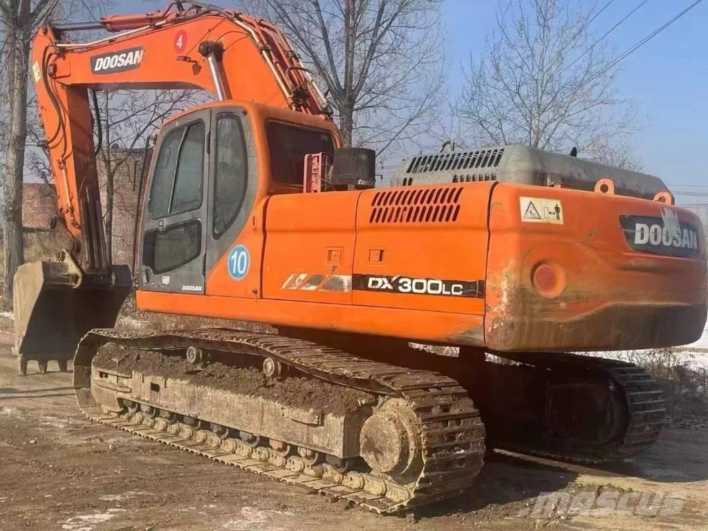 Doosan DX300 Kāpurķēžu ekskavatori