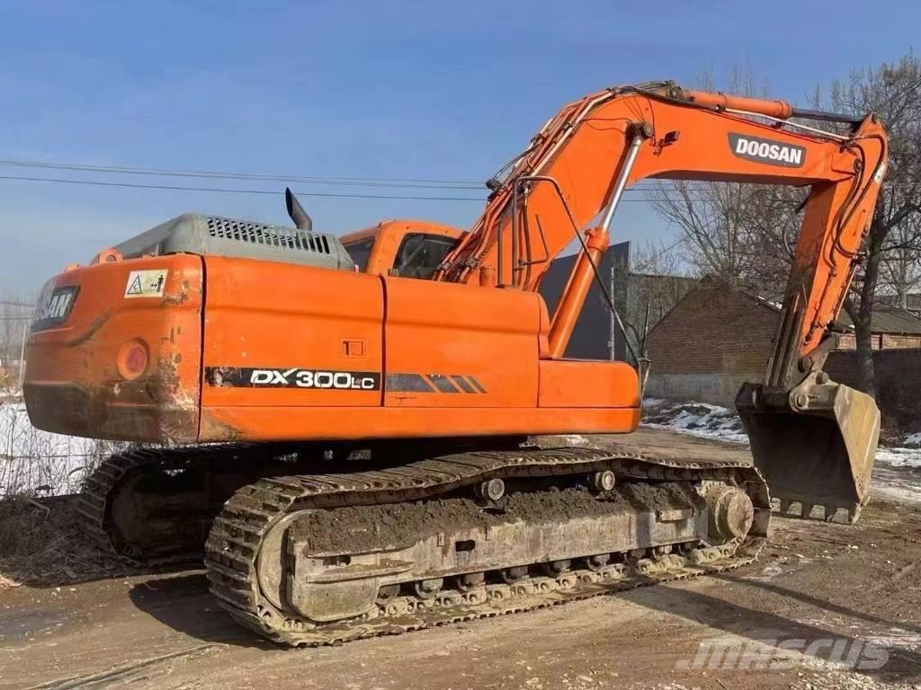 Doosan DX300 Kāpurķēžu ekskavatori