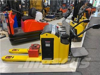 Hyundai 22EP9-7N Hidrauliskās stalažas ar platformu