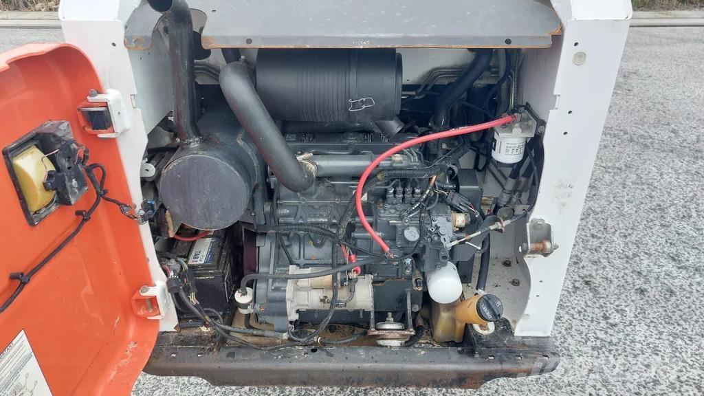 Bobcat S450 Iekrāvēji uz riteņiem