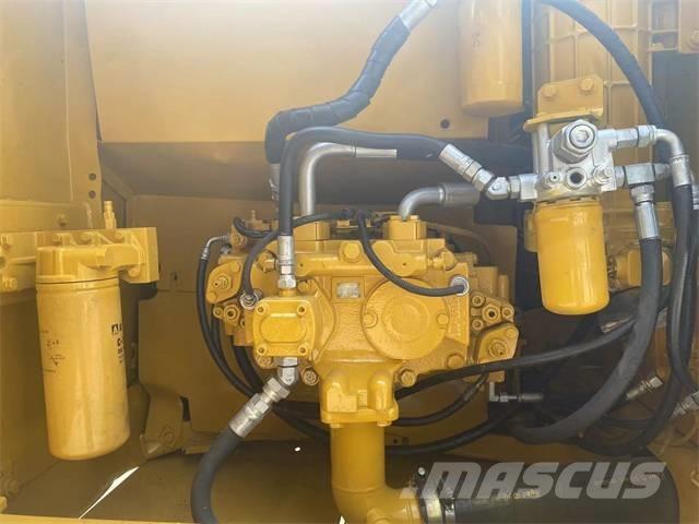 CAT 320D2 Kāpurķēžu ekskavatori