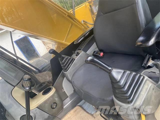 CAT 320D2 Kāpurķēžu ekskavatori