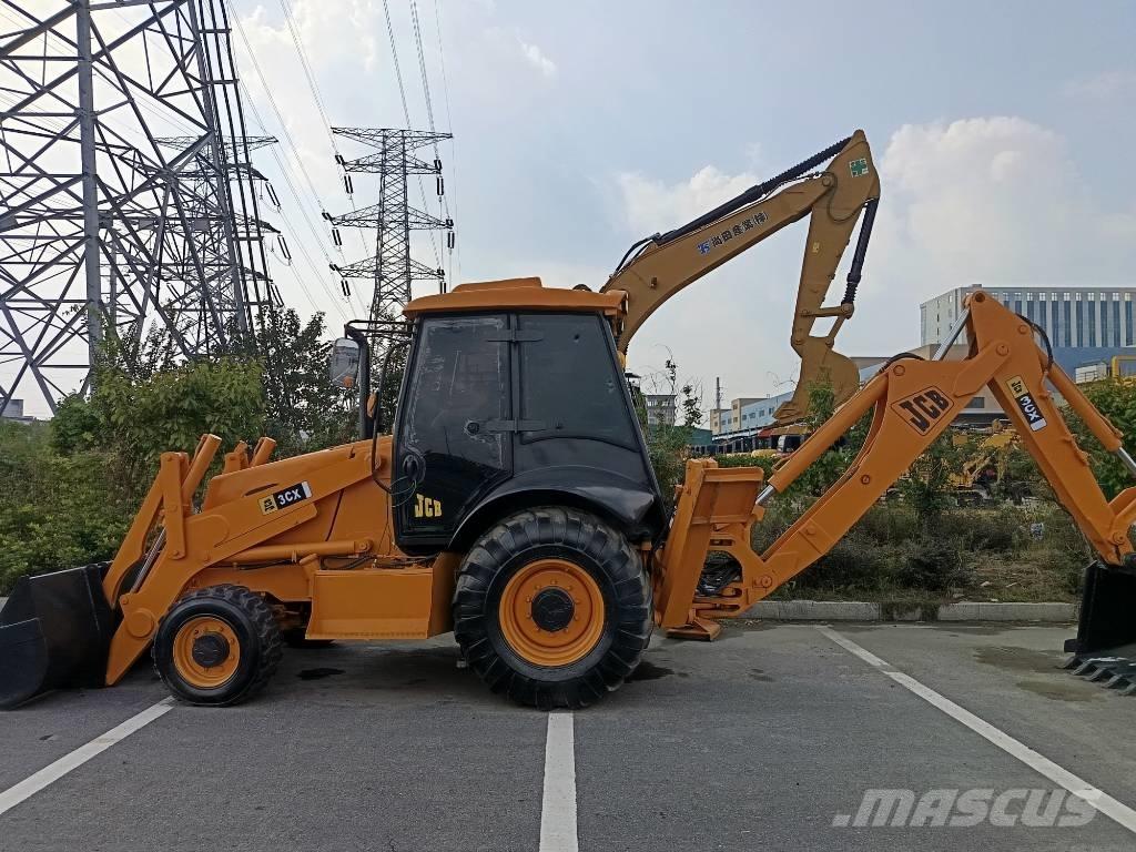 JCB 3 CX Ekskavatori-iekrāvēji