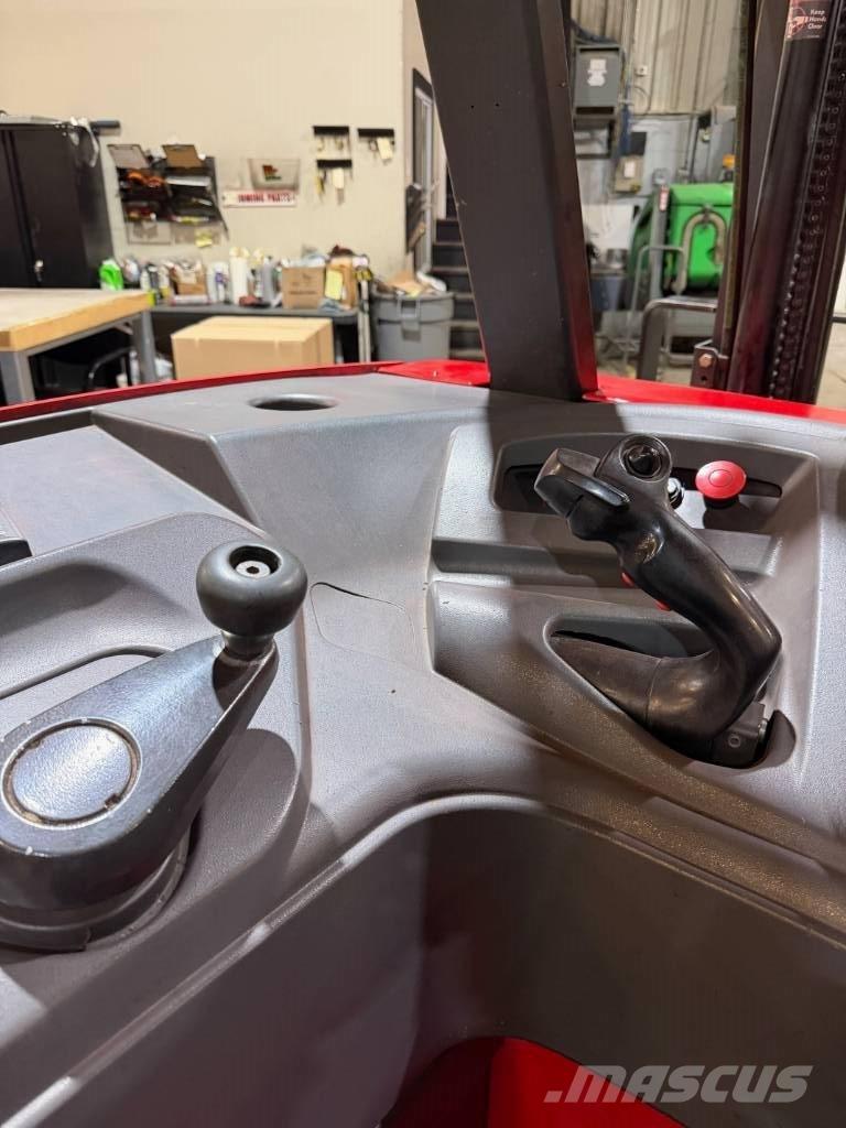 Raymond 410C30TT Lielaugstuma pārvadātājs