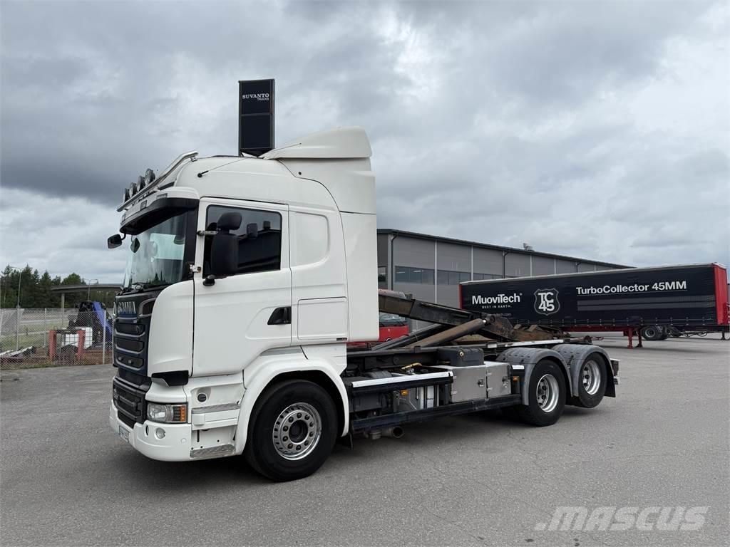 Scania R 520 6X2 Treileri ar āķi