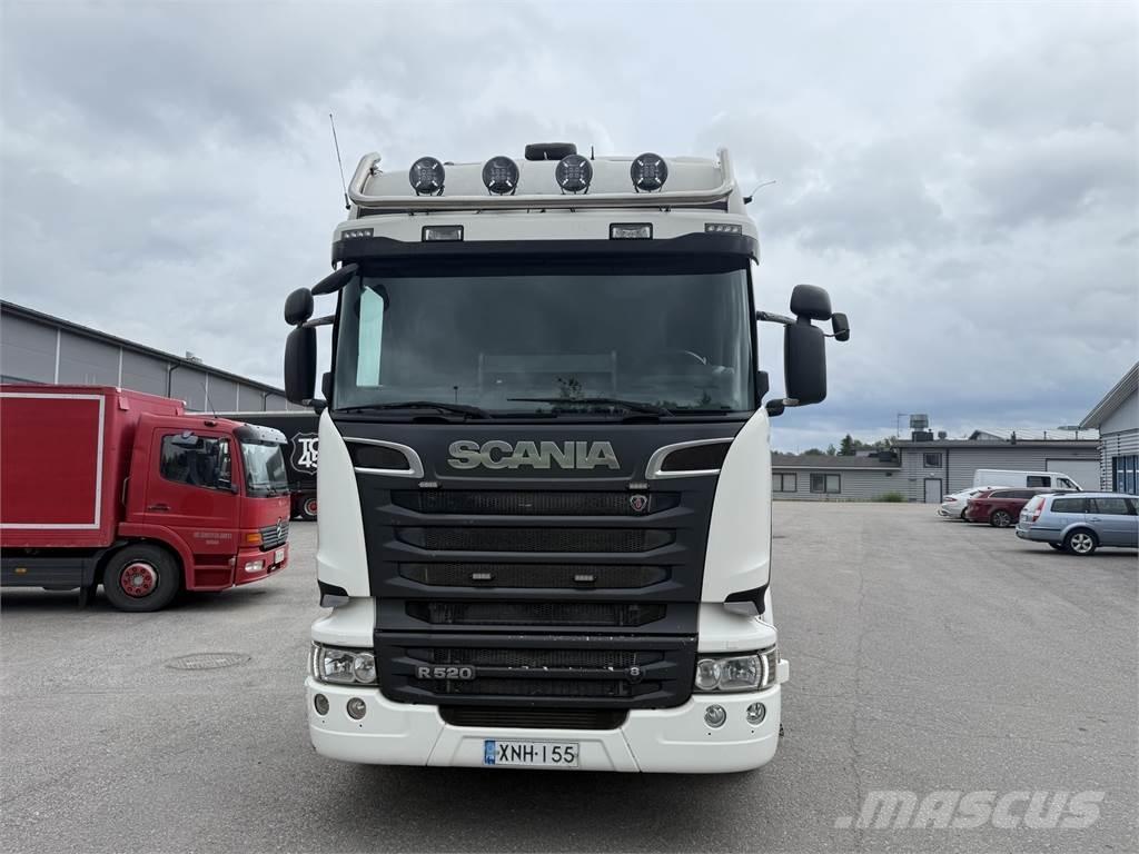 Scania R 520 6X2 Treileri ar āķi