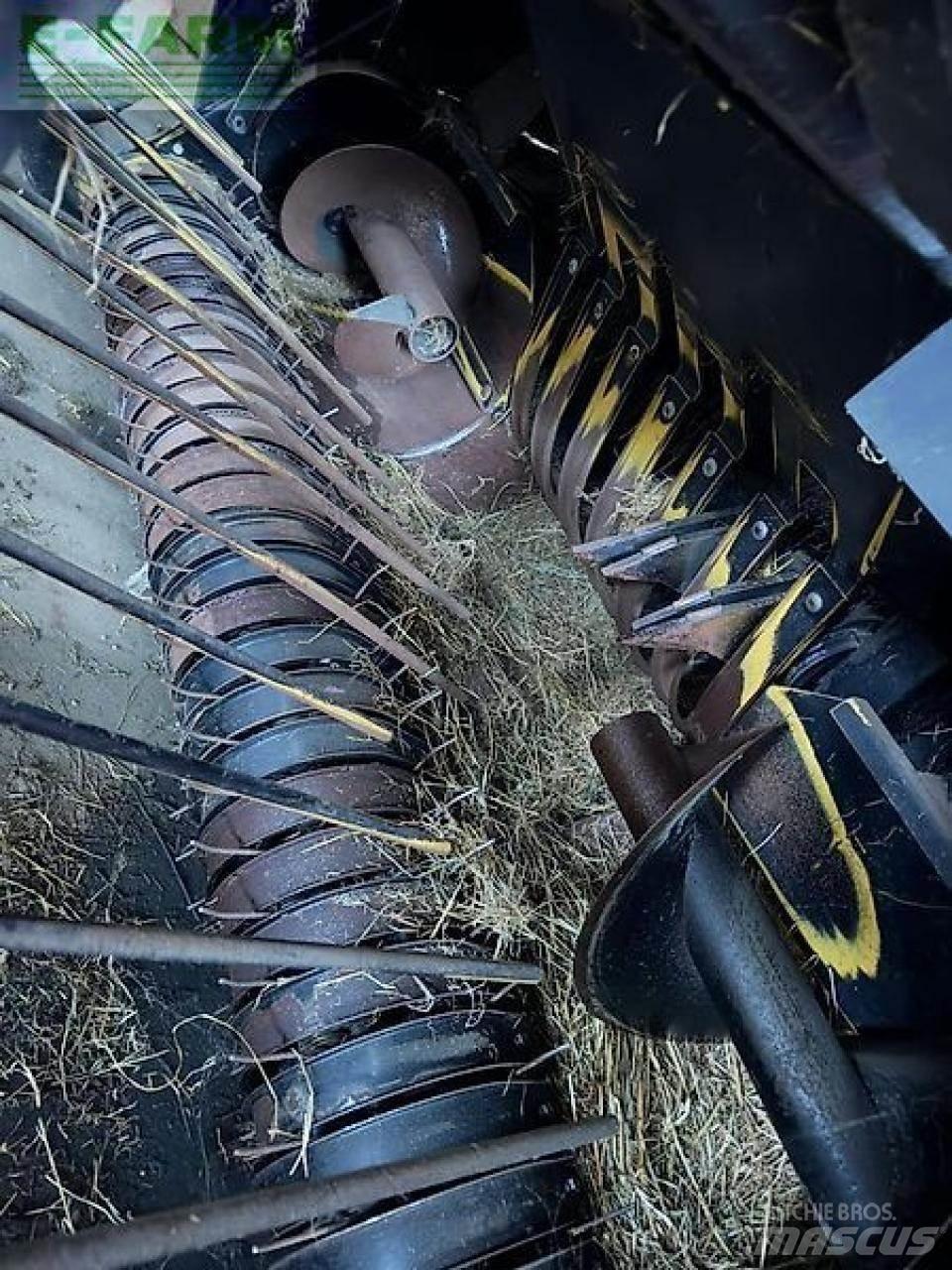 New Holland d1010 Ķīpu preses