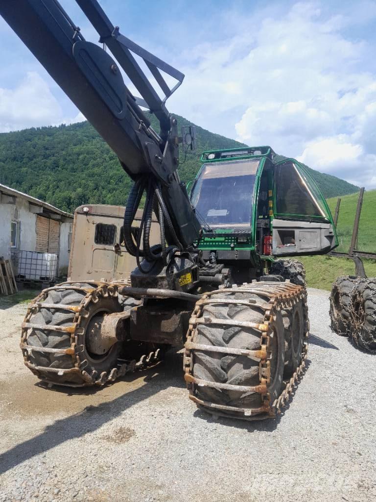 John Deere 1270 D Harvesteri