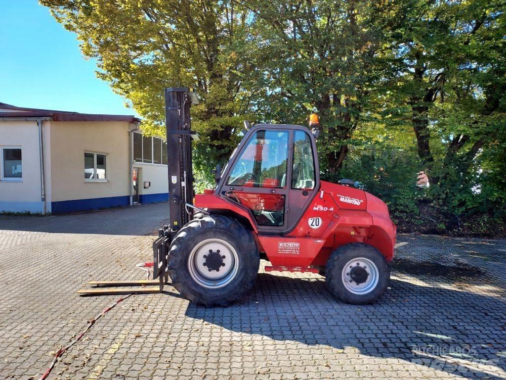 Manitou M 30.4 Apvidus autokrāvējs