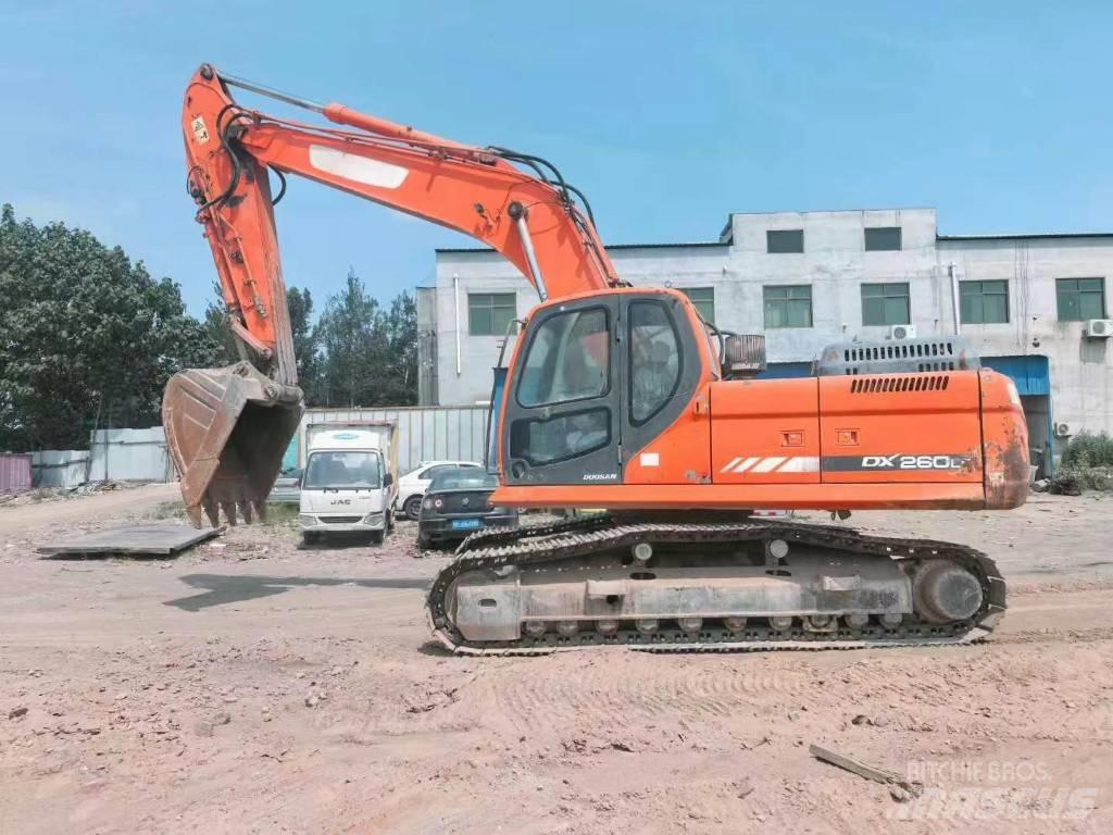 Doosan DX260 Kāpurķēžu ekskavatori