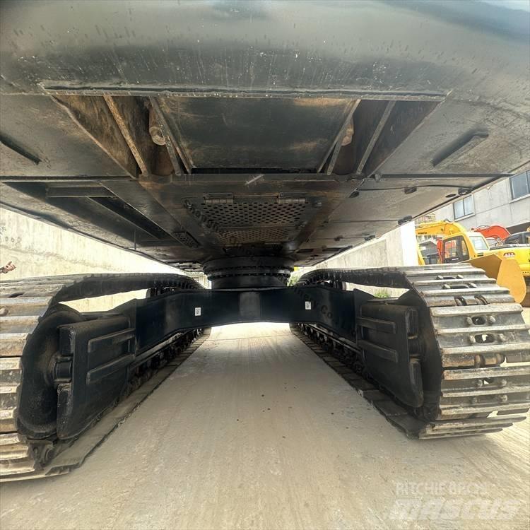 Hyundai 330 Kāpurķēžu ekskavatori