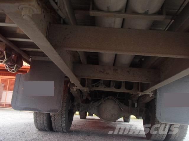 Hino 195 Platformas/izkraušana no sāniem