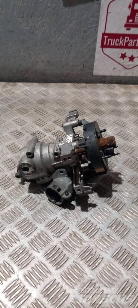 Scania R 420   1421785 Kabīnes un interjers