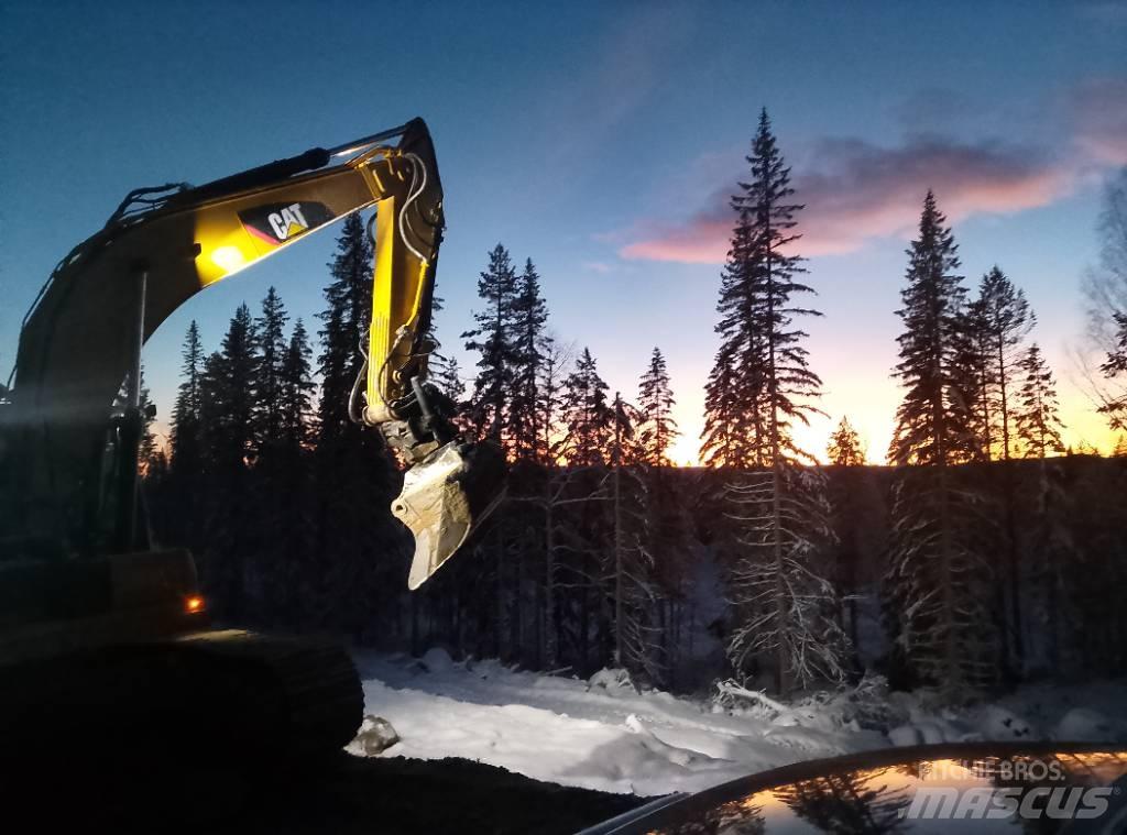 CAT 320 Kāpurķēžu ekskavatori