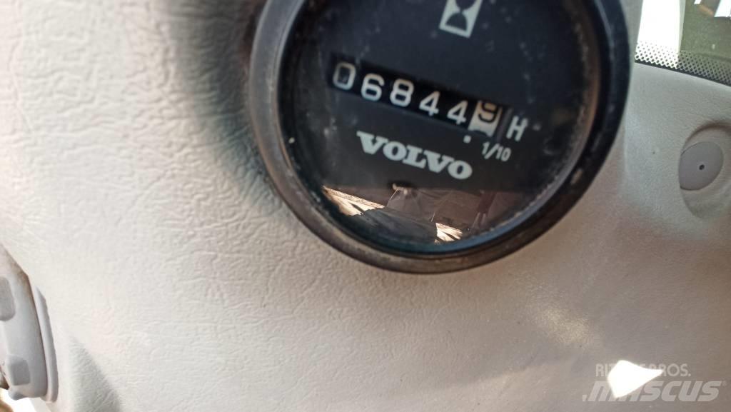 Volvo EC 240 C L Kāpurķēžu ekskavatori