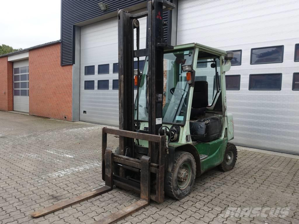 Mitsubishi FD 25 T Tehnika ar dīzeļa dzinēju