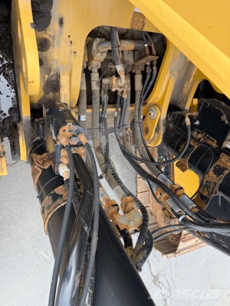 CAT 374 F L Kāpurķēžu ekskavatori