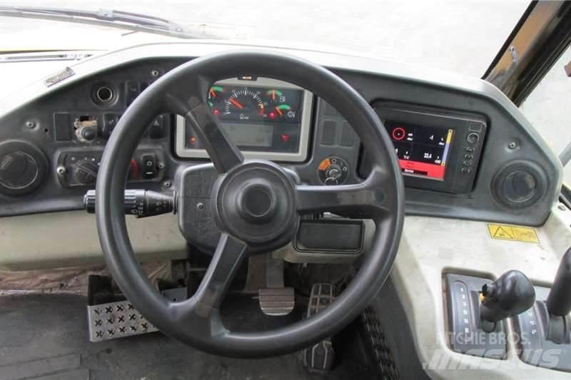CAT 730C2 Artikulētie pašizgāzēji