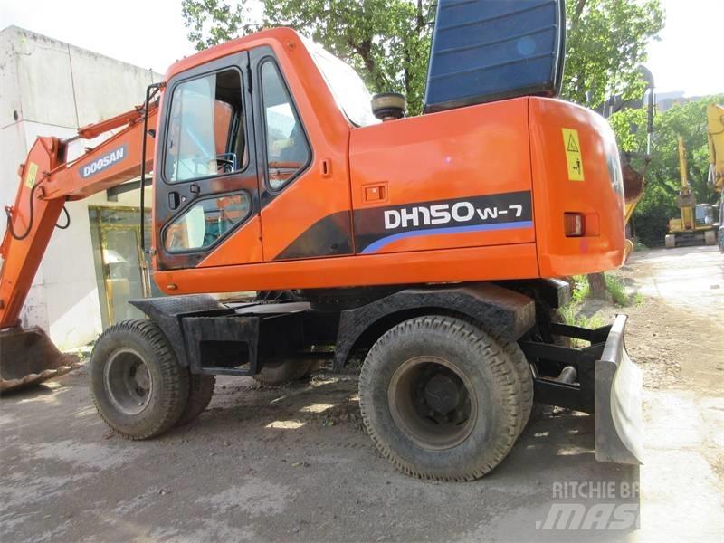 Doosan DH150W-7 Ekskavatori uz riteņiem
