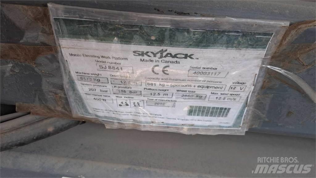 SkyJack 8841RT Šķerveida pacēlāji