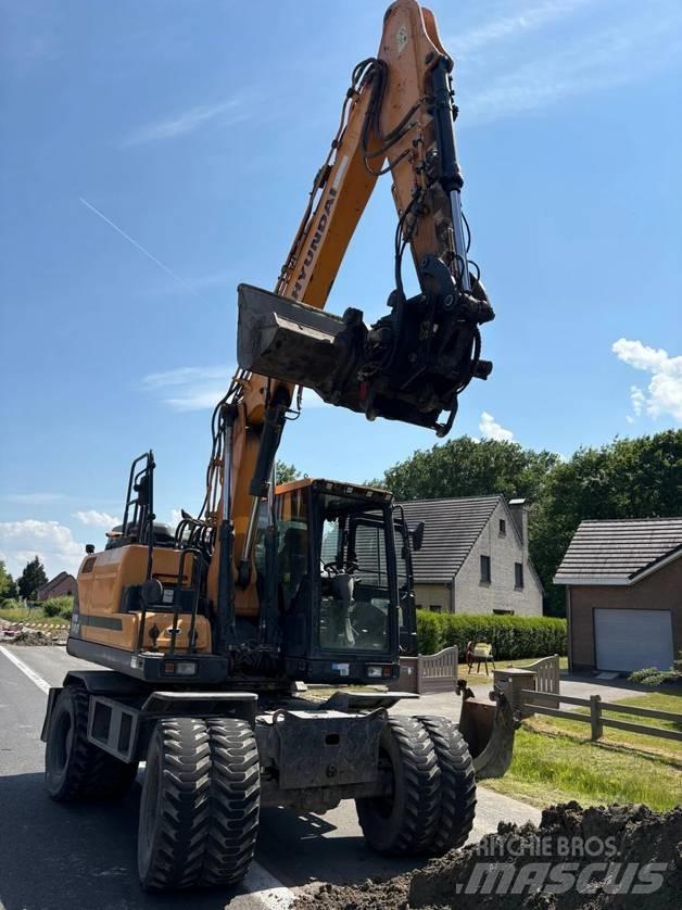 Hyundai HW 140 Ekskavatori uz riteņiem