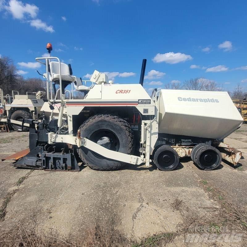 Cedar Rapids CR351 Asfalta klājēji