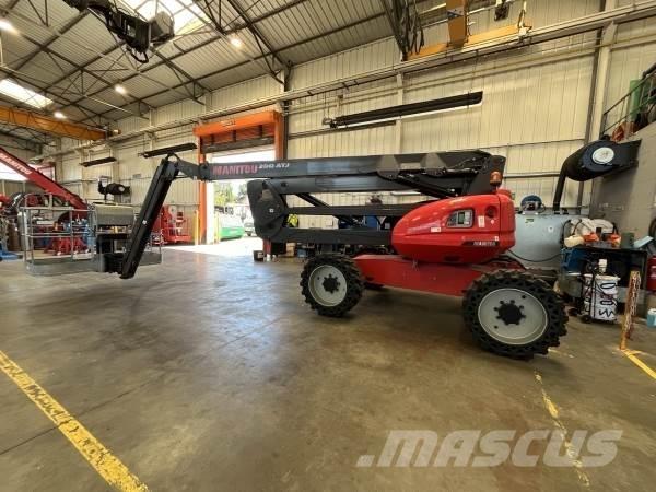 Manitou 200ATJ Strēles pacēlāji