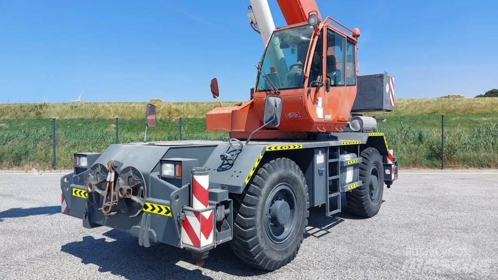 Terex RC30 Celtņi nelīdzenām virsmām