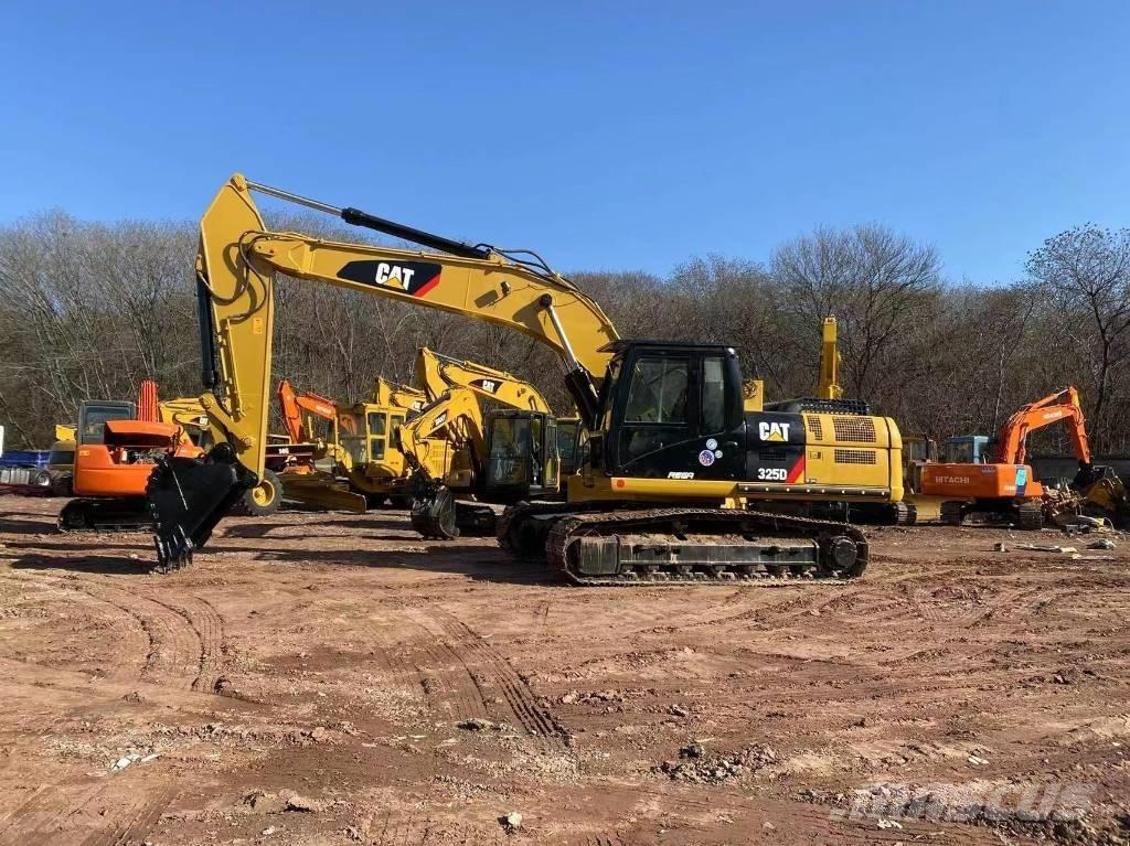 CAT 325 D Kāpurķēžu ekskavatori