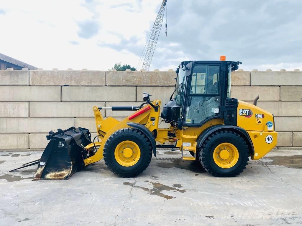 CAT 908-14a Iekrāvēji uz riteņiem