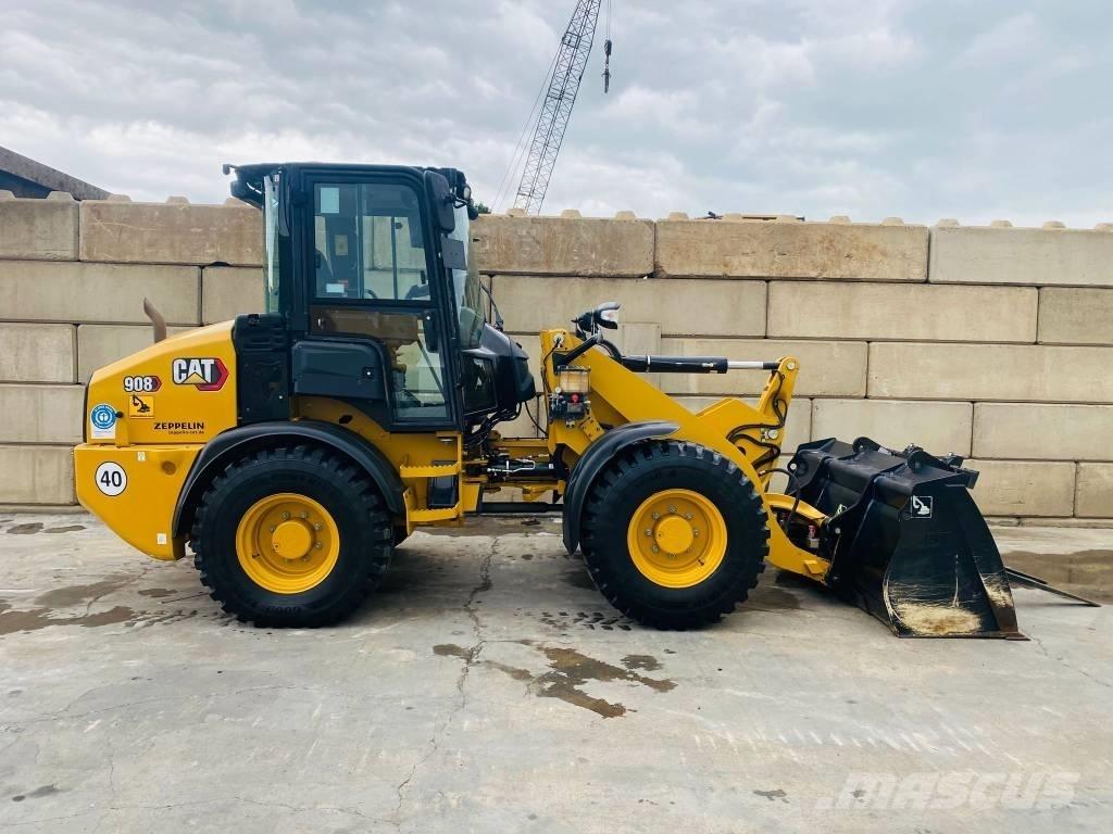 CAT 908-14a Iekrāvēji uz riteņiem